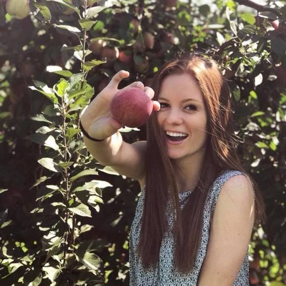 Meet your Posher, Kristen - Picture 2 of 2